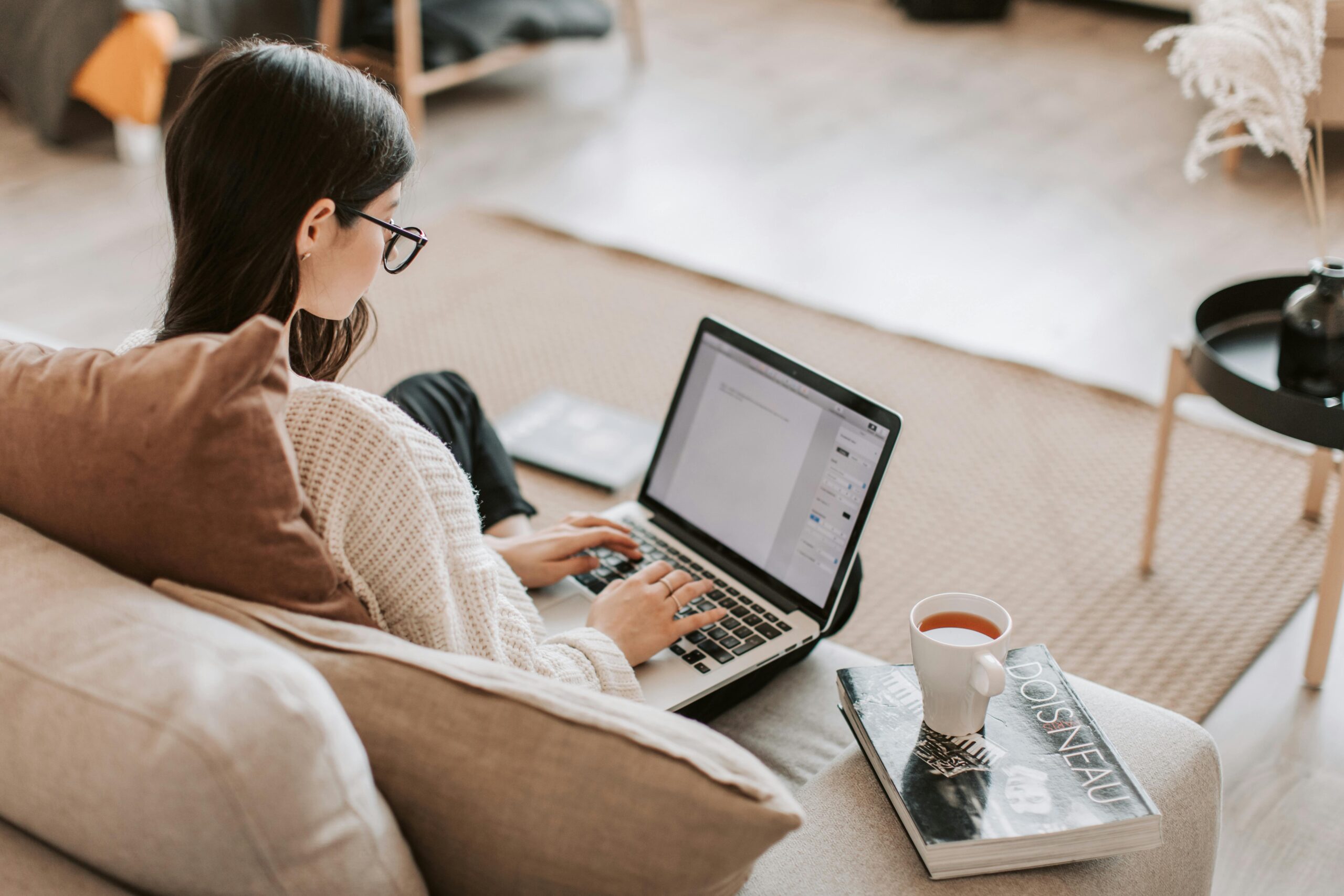 10 Easy Side Hustles You Can Start This Week With No Experience
